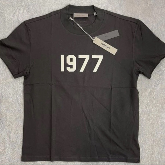 Fear of God Essentials 1977 T-Shirt – Black (Iron) - XL - Picture 1 of 6